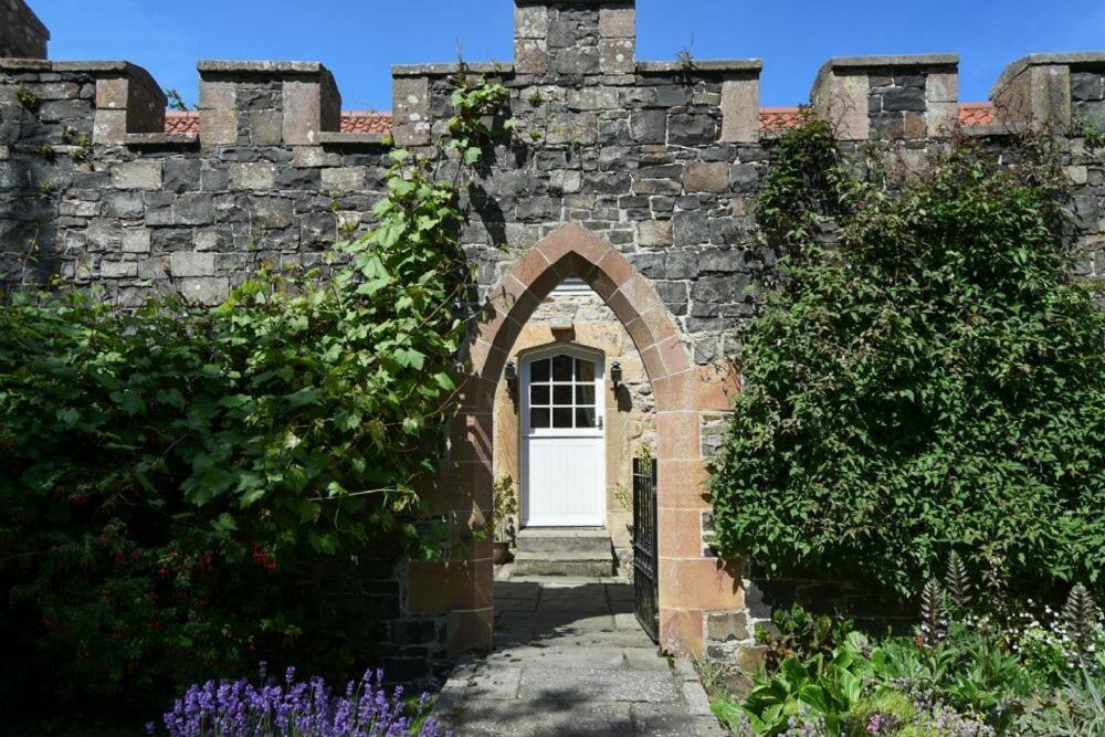 Villa Craster Tower Coach House Extérieur photo